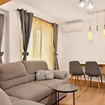 2br Maisonette In The Center Апартамент *