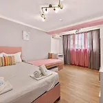 Апартамент 2br Maisonette In The Center Варна