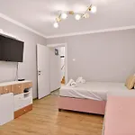 Апартамент 2br Maisonette In The Center