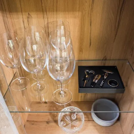 2br Maisonette In The Center Apartman *