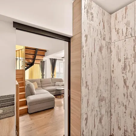 2br Maisonette In The Center Apartman *
