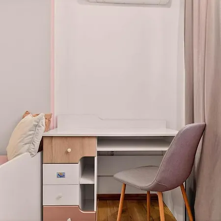 Apartman 2br Maisonette In The Center