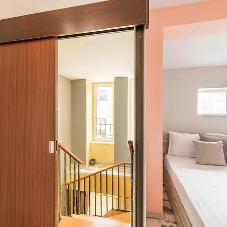 2br Maisonette In The Center Apartman