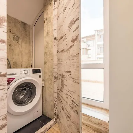 2br Maisonette In The Center Daire