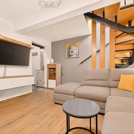 2br Maisonette In The Center Daire *