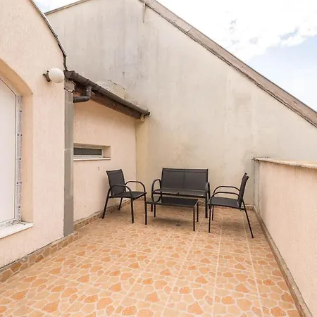 2br Maisonette In The Center * Varna