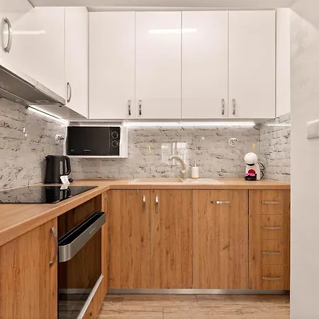 2br Maisonette In The Center Daire